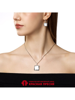 Серьги серебро 925 пробы, покрытие - оксидирование, вставка - агат белый (искусственный)