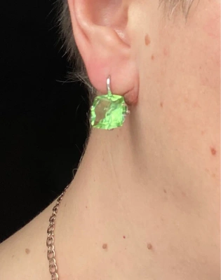 Серьги серебро 925 пробы, покрытие - родирование, вставка - искусственный берилл