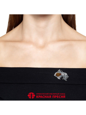 Брошь серебро 925 пробы, покрытие - оксидирование, вставка - искусственный султанит