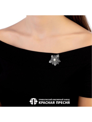 Брошь серебро 925 пробы, покрытие - оксидирование, вставка - имитация жемчуга