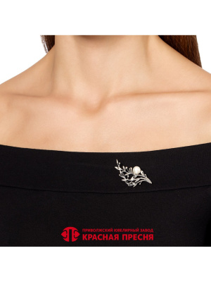 Брошь серебро 925 пробы, покрытие - оксидирование, отделка - алмазная грань, вставка - культивированный жемчуг