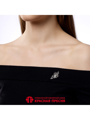 Брошь бижутерия, покрытие - серебрение с оксидированием, вставка - культивированный жемчуг